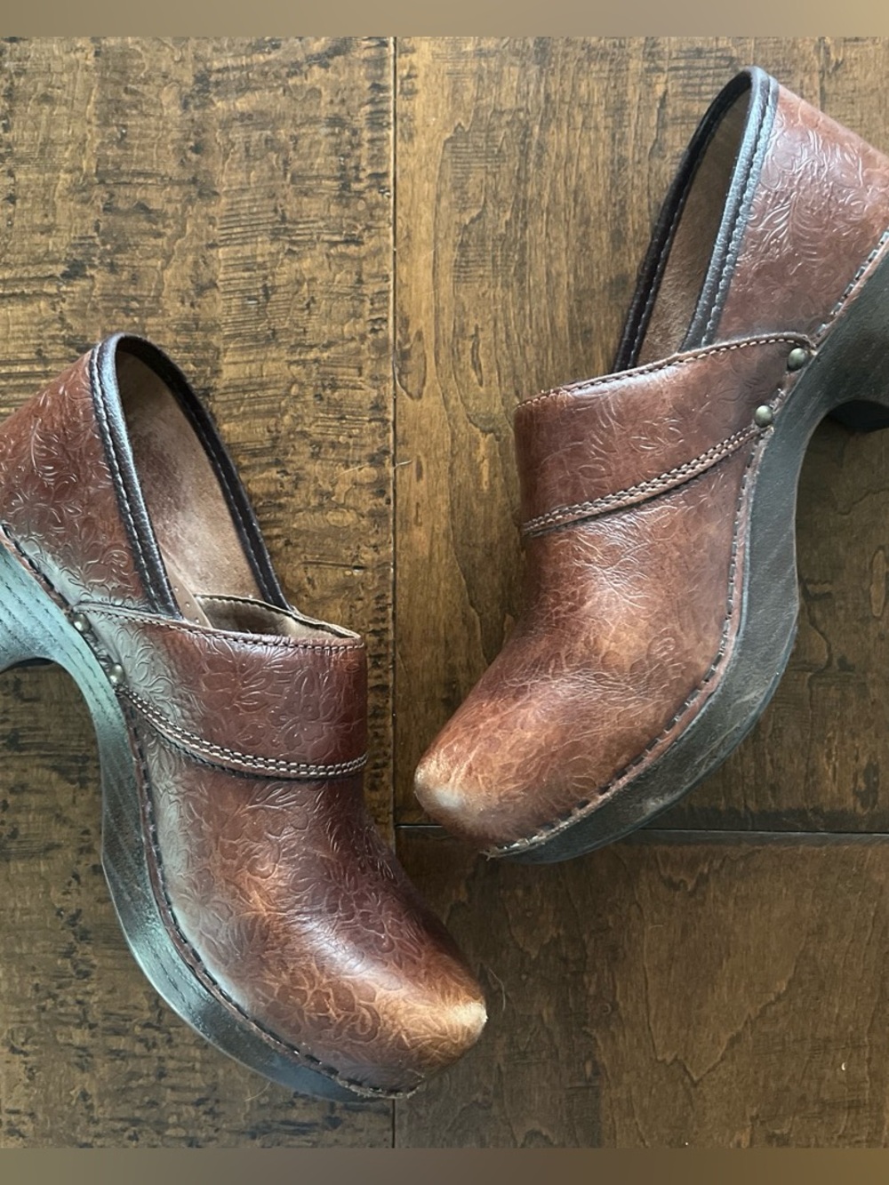 Dansko brown tooled floral leather professional clogs. EU 36 US 6